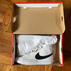 Brand new Nike blazer 77